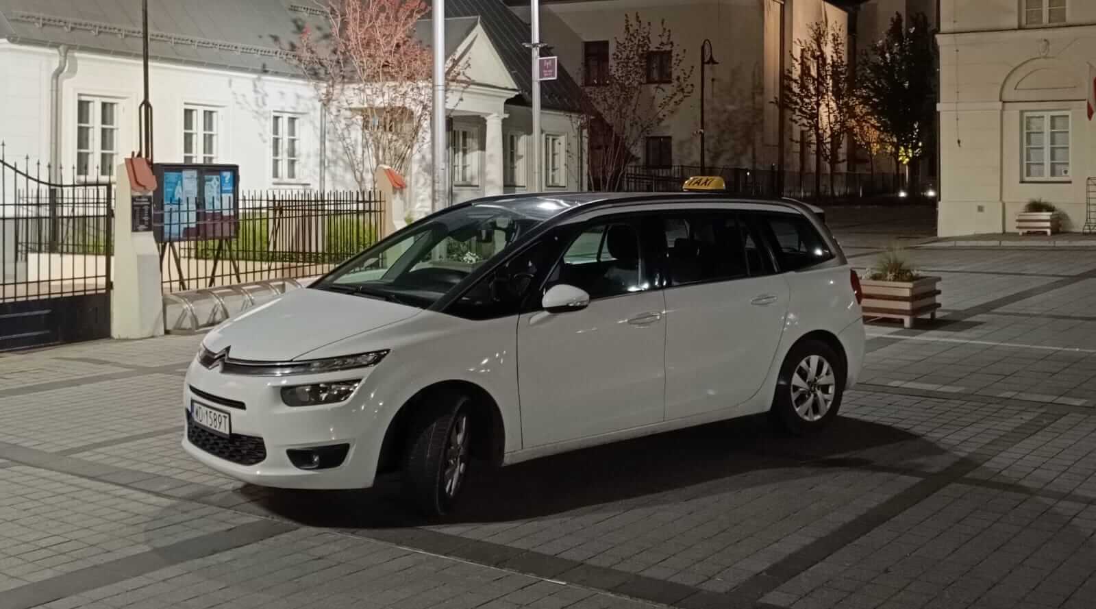 Taxi Góra Kalwaria - Samochód